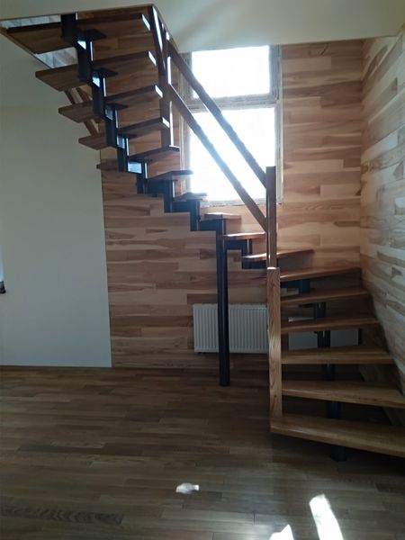Модульні сходи з дерев'яними перилами сх-00000017 фото