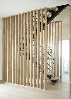 Монорейсові металеві сходи, перила - дерев'яні жалюзі  сх-00000029 фото